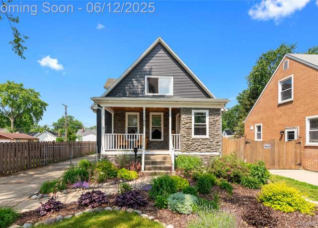 Property at 2400 Banner St, Dearborn, MI 48124, 3 beds, 1.5 baths