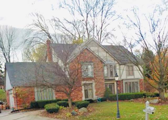Property at 650 Deerfield Ct, Rochester Hills, MI 48309, 4 beds, 2.5 baths
