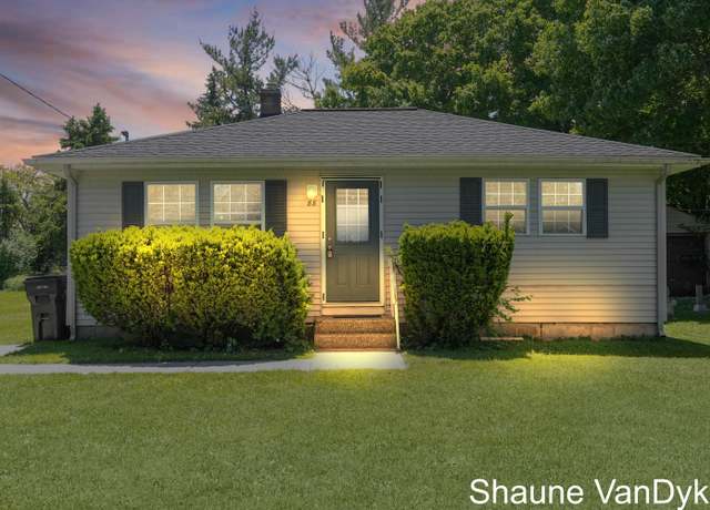 Property at 88 Violet St SW, Grand Rapids, MI 49548, 2 beds, 1 bath