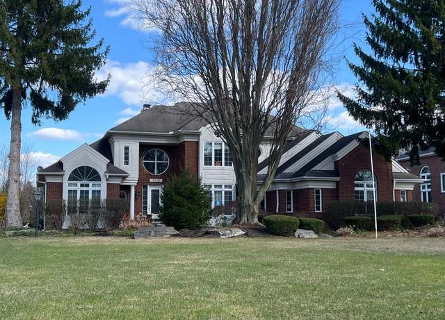 Property at 3835 Ranya Dr, Commerce Twp, MI 48382, 4 beds, 3.5 baths
