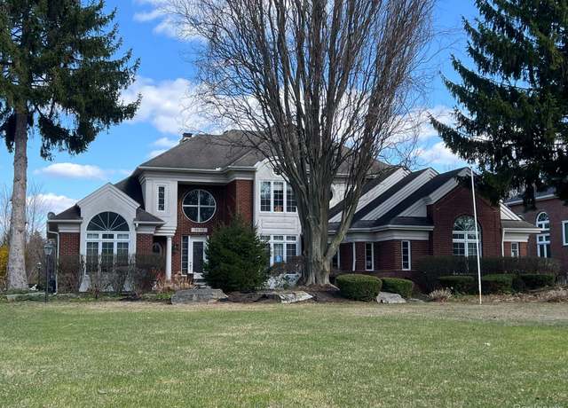 Property at 3835 Ranya Dr, Commerce Twp, MI 48382, 4 beds, 3.5 baths