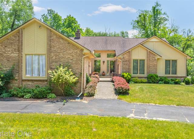Property at 1145 W Moore Rd, Milford, MI 48381, 3 beds, 2.5 baths