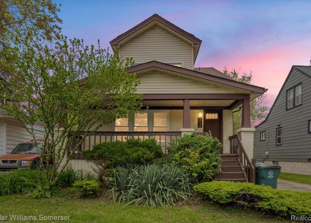 Property at 214 Woodsboro Dr, Royal Oak, MI 48067, 1 bed, 2.5 baths