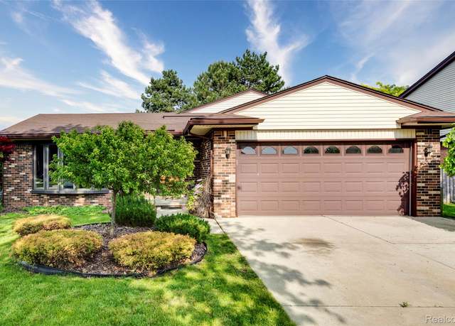 Property at 24705 Colonial Dr, Woodhaven, MI 48183, 5 beds, 1.5 baths