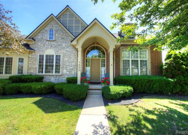 Property at 1525 Peninsula Ct, Canton, MI 48187, 3 beds, 2.5 baths