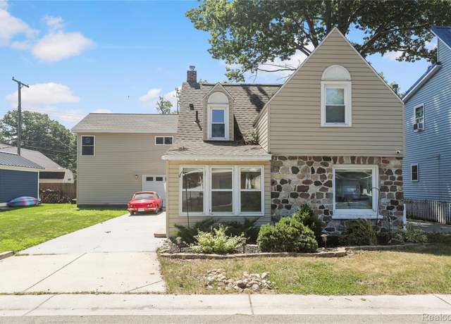 Property at 3051 Elmwood Dr, Fort Gratiot Charter Township, MI 48059, 5 beds, 2 baths