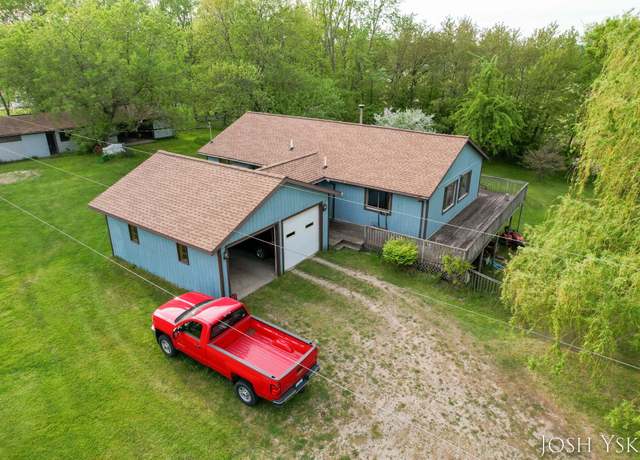 Property at 160 Broman St NE, Sparta, MI 49345, 3 beds, 1.5 baths