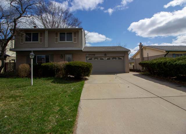 Property at 27390 Pierce St, Southfield, MI 48076, 3 beds, 2.5 baths