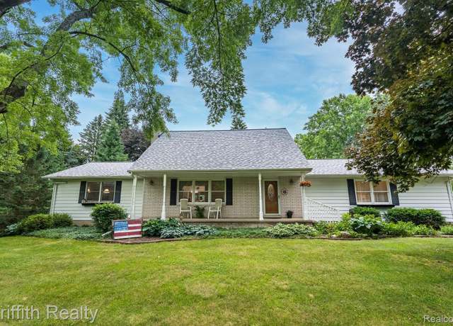 Property at 6120 Denton Hill Rd, Fenton, MI 48430, 3 beds, 3 baths