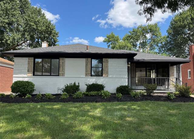 Property at 23136 Wildwood St, Oak Park, MI 48237, 3 beds, 1.5 baths