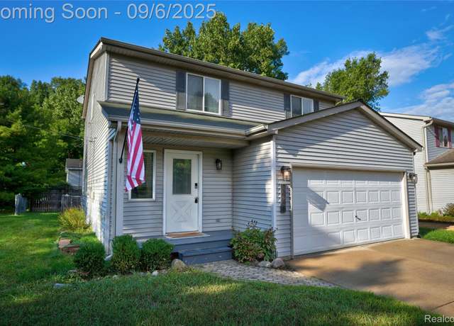 Property at 2948 Newberry Rd, Waterford Charter Township, MI 48329, 3 beds, 2.5 baths