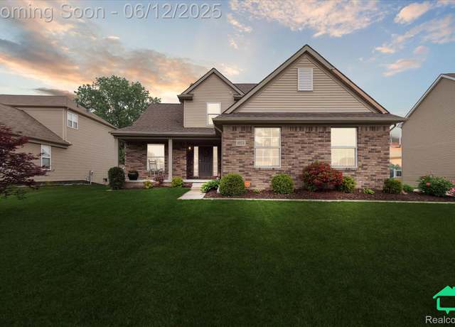 Property at 8933 Ringneck Dr, Ypsilanti, MI 48197, 4 beds, 3.5 baths