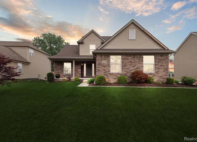 Property at 8933 Ringneck Dr, Ypsilanti, MI 48197, 4 beds, 3.5 baths