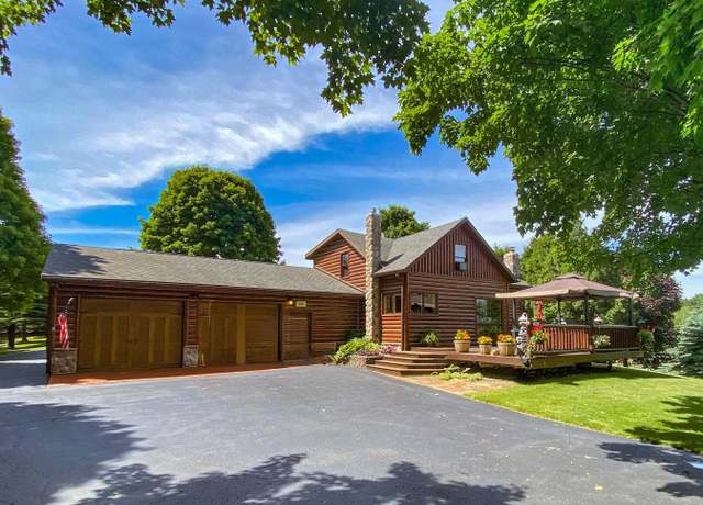 Property at 626 S Rusch Rd, Traverse City, MI 49686, 5 beds, 3.5 baths