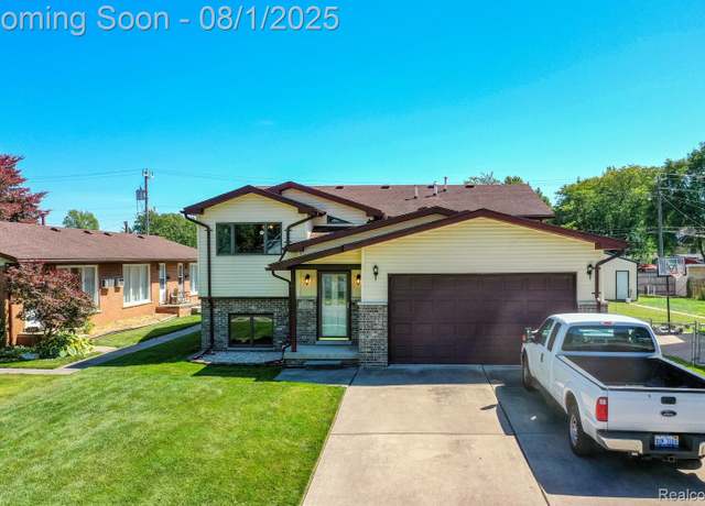 Property at 1235 Chestnut St, Wyandotte, MI 48192, 5 beds, 2 baths