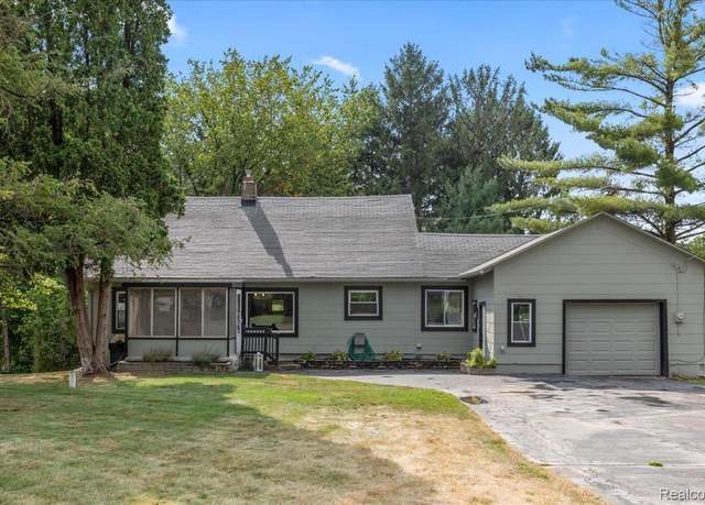 Property at 8381 Tindall Rd, Springfield Charter Township, MI 48350, 3 beds, 1.5 baths