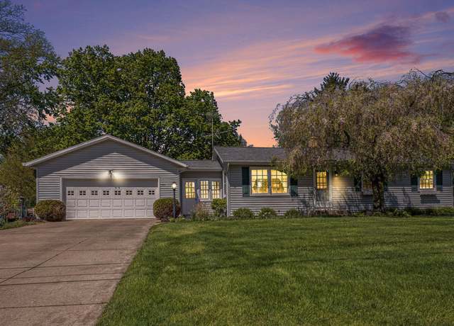 Property at 1439 Woodland St, Jenison, MI 49428, 4 beds, 2.5 baths