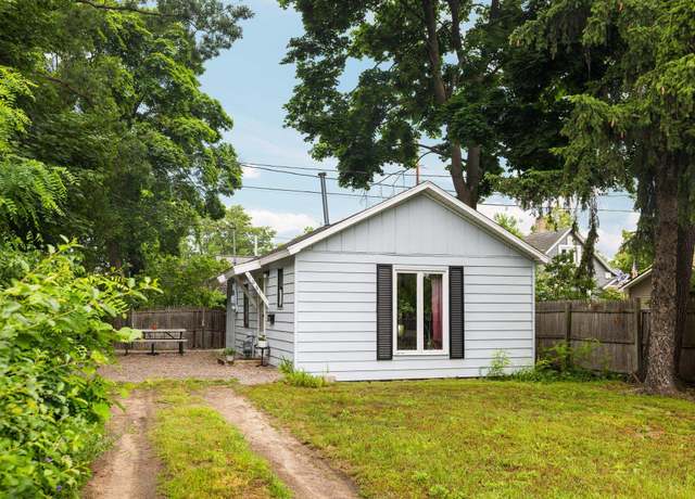 Property at 1061 Washington St, Traverse City, MI 49686, 2 beds, 1 bath