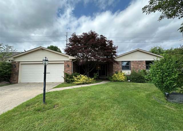 Property at 17018 White Haven Dr, Northville, MI 48168, 3 beds, 2.5 baths