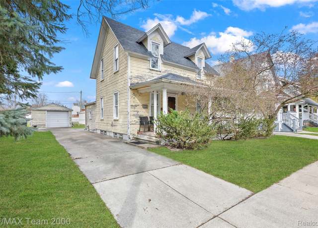 Property at 824 Mason St, Dearborn, MI 48124, 2 beds, 1.5 baths
