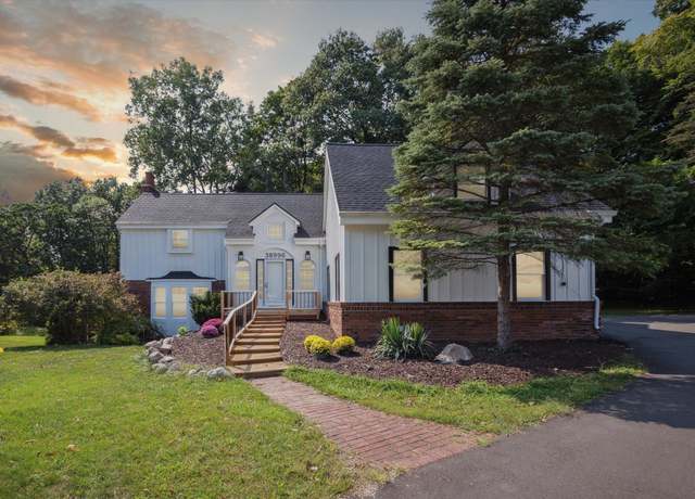 Property at 38996 Holsworth Ct, Farmington Hills, MI 48331, 4 beds, 4.5 baths