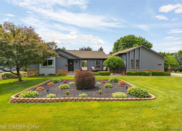 Property at 8736 El Dorado Dr, White Lake, MI 48386, 3 beds, 3.5 baths