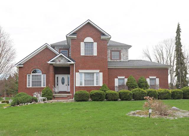 Property at 3171 Misty Morning Dr, Flushing, MI 48433, 3 beds, 3 baths