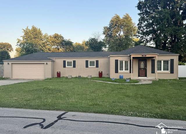Property at 2430 Parkview St, Monroe, MI 48162, 3 beds, 1.5 baths