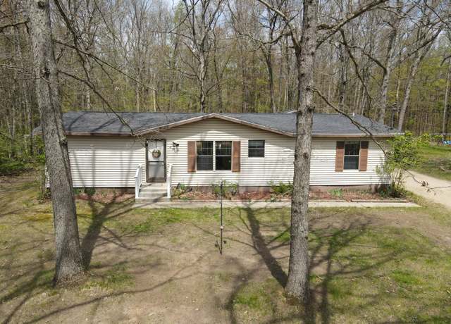 Property at 4361 Moore Rd, Allegan, MI 49010, 3 beds, 2 baths
