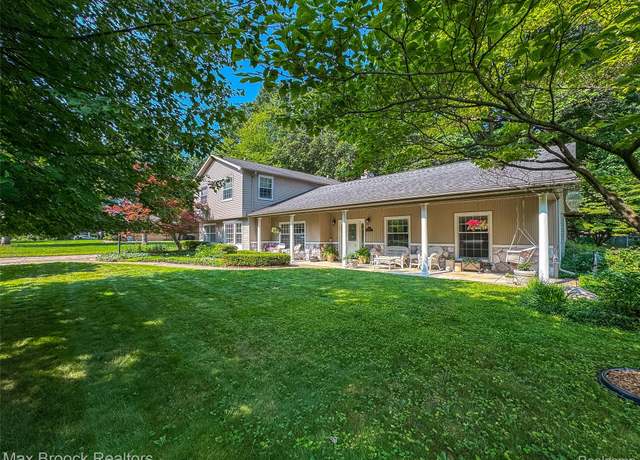 Property at 15591 Hidden Ln, Livonia, MI 48154, 5 beds, 3.5 baths