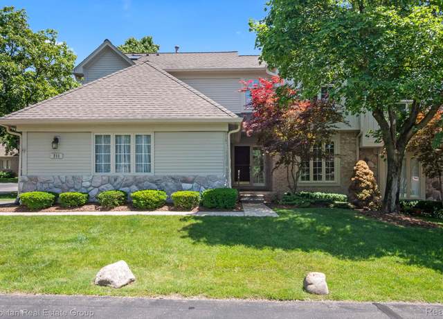Property at 211 Saint Lawrence Blvd, Northville, MI 48168, 3 beds, 2.5 baths
