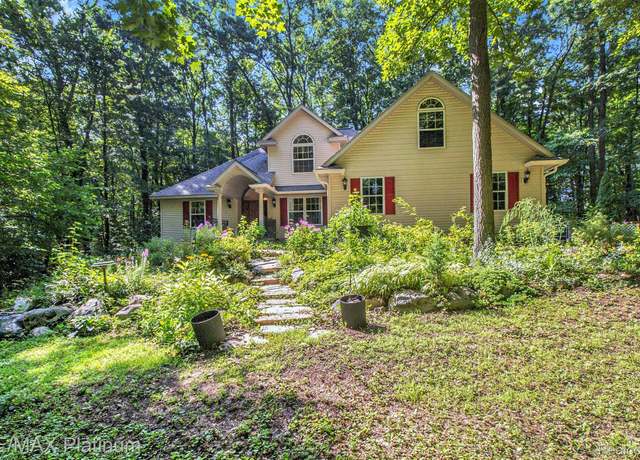 Property at 3456 Beattie Road Rd, Howell, MI 48843, 3 beds, 2.5 baths
