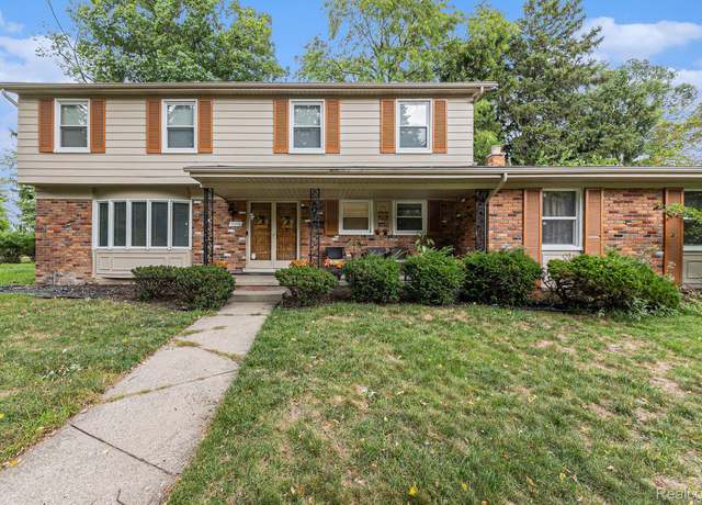 Property at 32058 Aline Dr, Warren, MI 48093, 4 beds, 2.5 baths