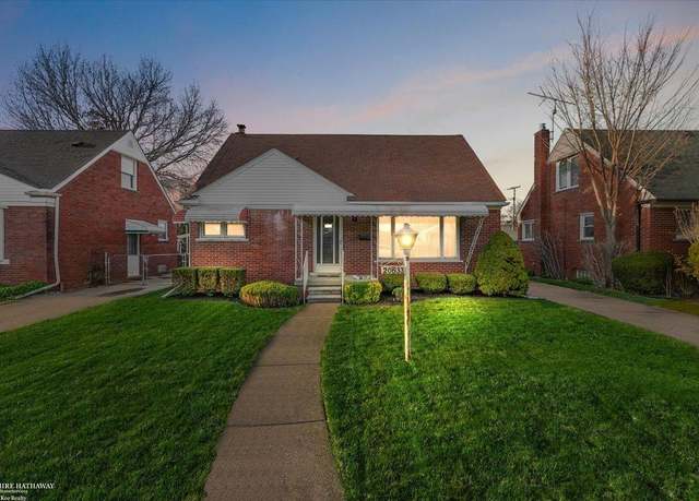 Property at 20533 Frazho St, St Clair Shores, MI 48081, 3 beds, 1 bath