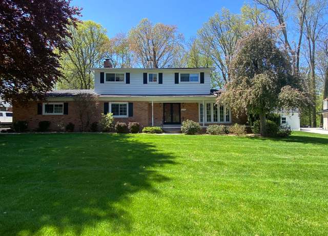 Property at 6643 Guildford Dr, Shelby Charter Township, MI 48316, 3 beds, 2.5 baths