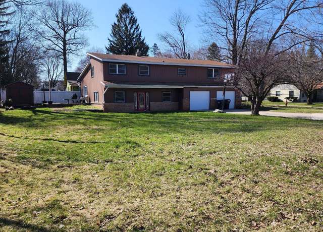 Property at 748 Green St, South Haven, MI 49090, 5 beds, 2 baths