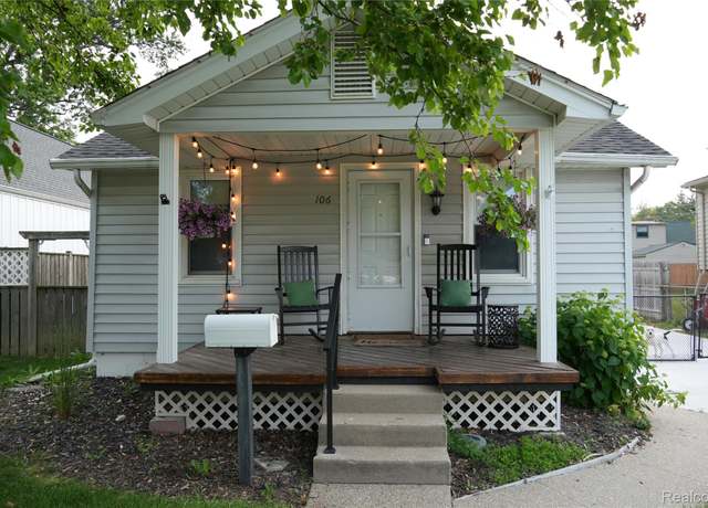 Property at 106 S Marias Ave, Clawson, MI 48017, 2 beds, 1 bath