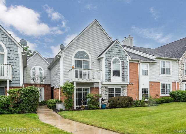 Property at 225 Brookwood DR Dr #10, South Lyon, MI 48178, 2 beds, 2 baths