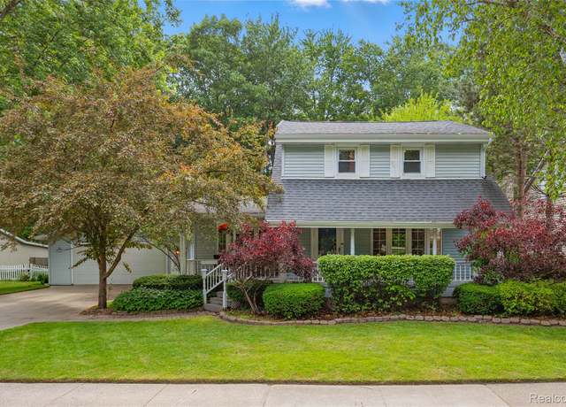 Property at 1614 Colorado St, Marysville, MI 48040, 3 beds, 1.5 baths