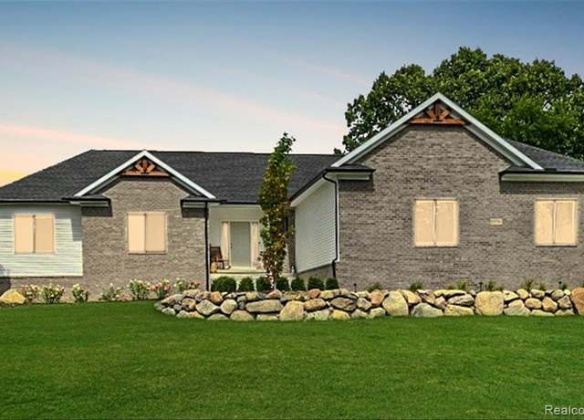 Property at 2995 Secluded Pnes, Oxford, MI 48371, 3 beds, 2.5 baths