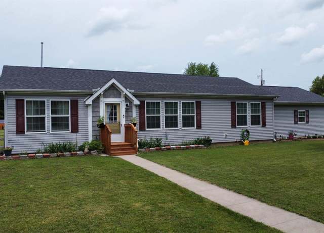 Property at 403 Maple Dr, Morenci, MI 49256, 3 beds, 2 baths