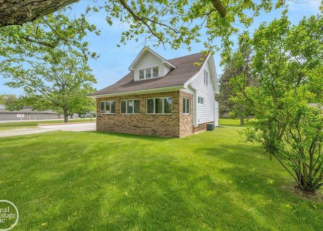 Property at 4013 W Water St, Port Huron, MI 48060, 3 beds, 2 baths