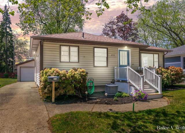 Property at 272 W 29th St, Holland, MI 49423, 2 beds, 1 bath