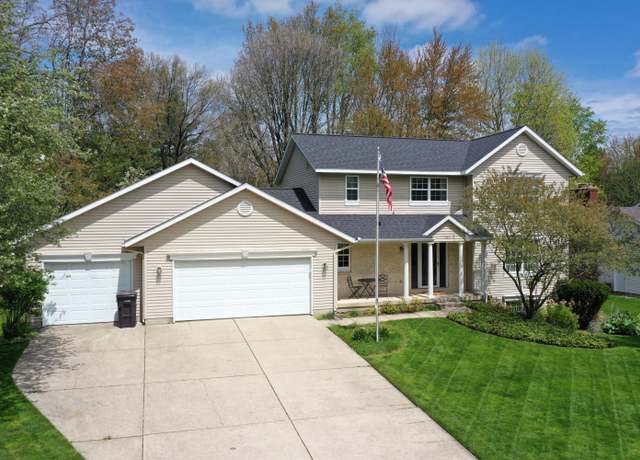 Property at 1985 Glenvale Dr SW, Wyoming, MI 49519, 4 beds, 3.5 baths