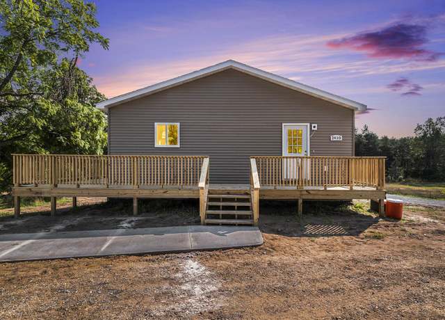 Property at 2410 E 32 Rd, Cadillac, MI 49601, 4 beds, 2 baths