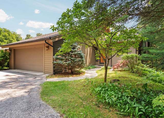 Property at 6179 Red Fox Run, Traverse City, MI 49686, 4 beds, 2.5 baths