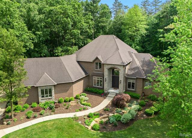 Property at 9030 Hidden Ct W, South Lyon, MI 48178, 6 beds, 5 baths