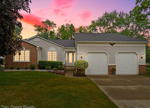 Property at 53020 Wolf Dr, Shelby Twp, MI 48316, 3 beds, 2 baths