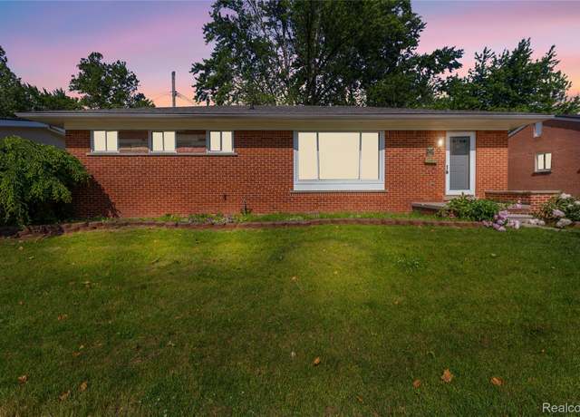 Property at 32531 Greenbriar Ave, Sterling Heights, MI 48092, 3 beds, 1.5 baths