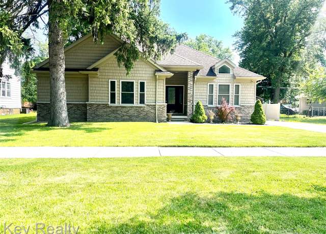 Property at 7949 Church Rd, Grosse Ile Township, MI 48138, 3 beds, 2 baths